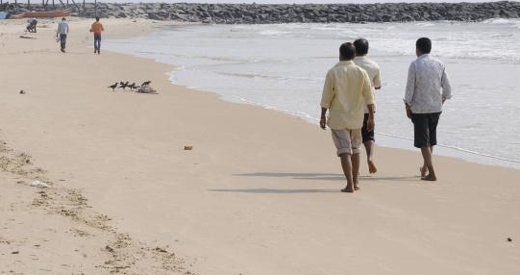 Eight tourists rescued at Panambur beach 